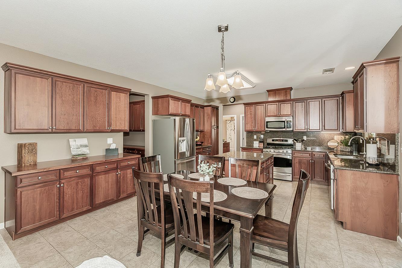 626 E Sierra Ave, Reedley, CA 93654