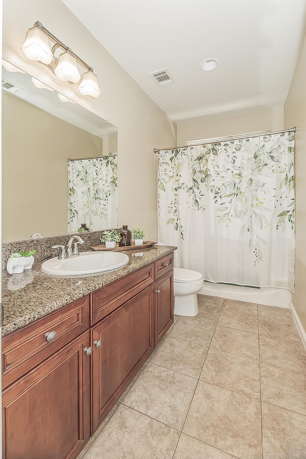 626 E Sierra Ave, Reedley, CA 93654