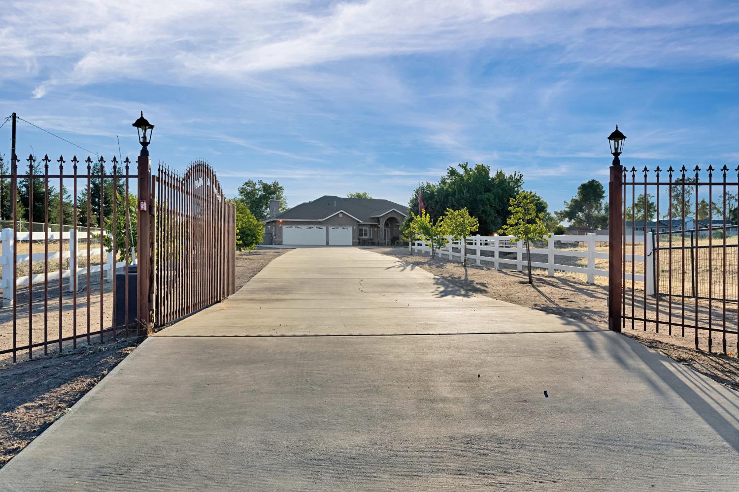 16900 Monreal Rd, Madera, CA 93636