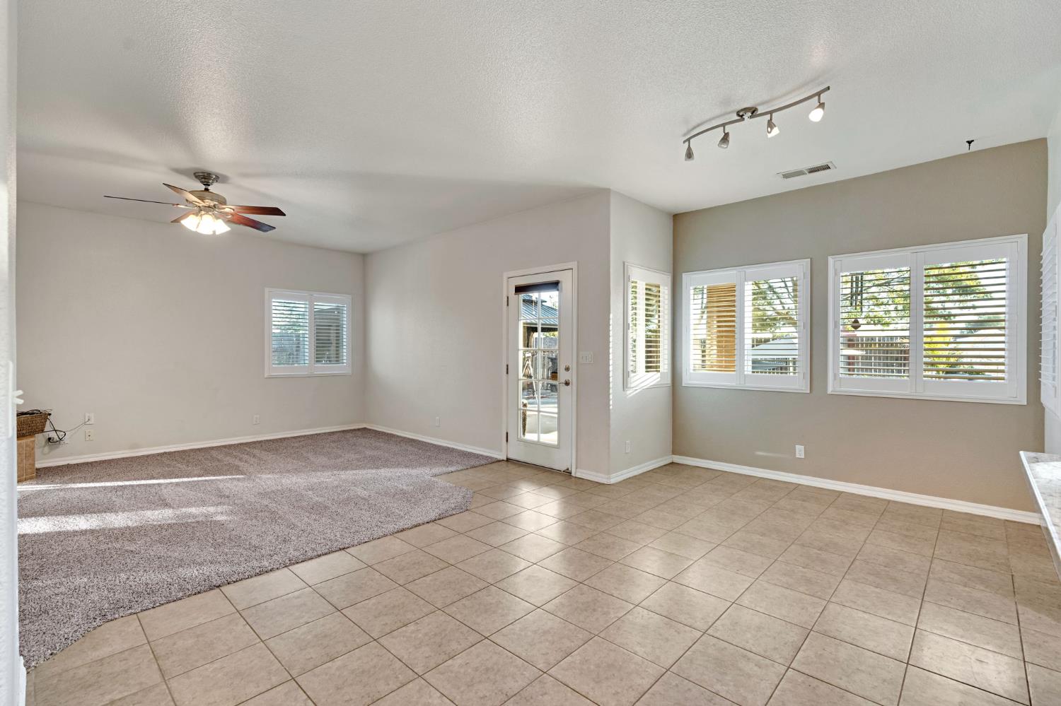 16900 Monreal Rd, Madera, CA 93636