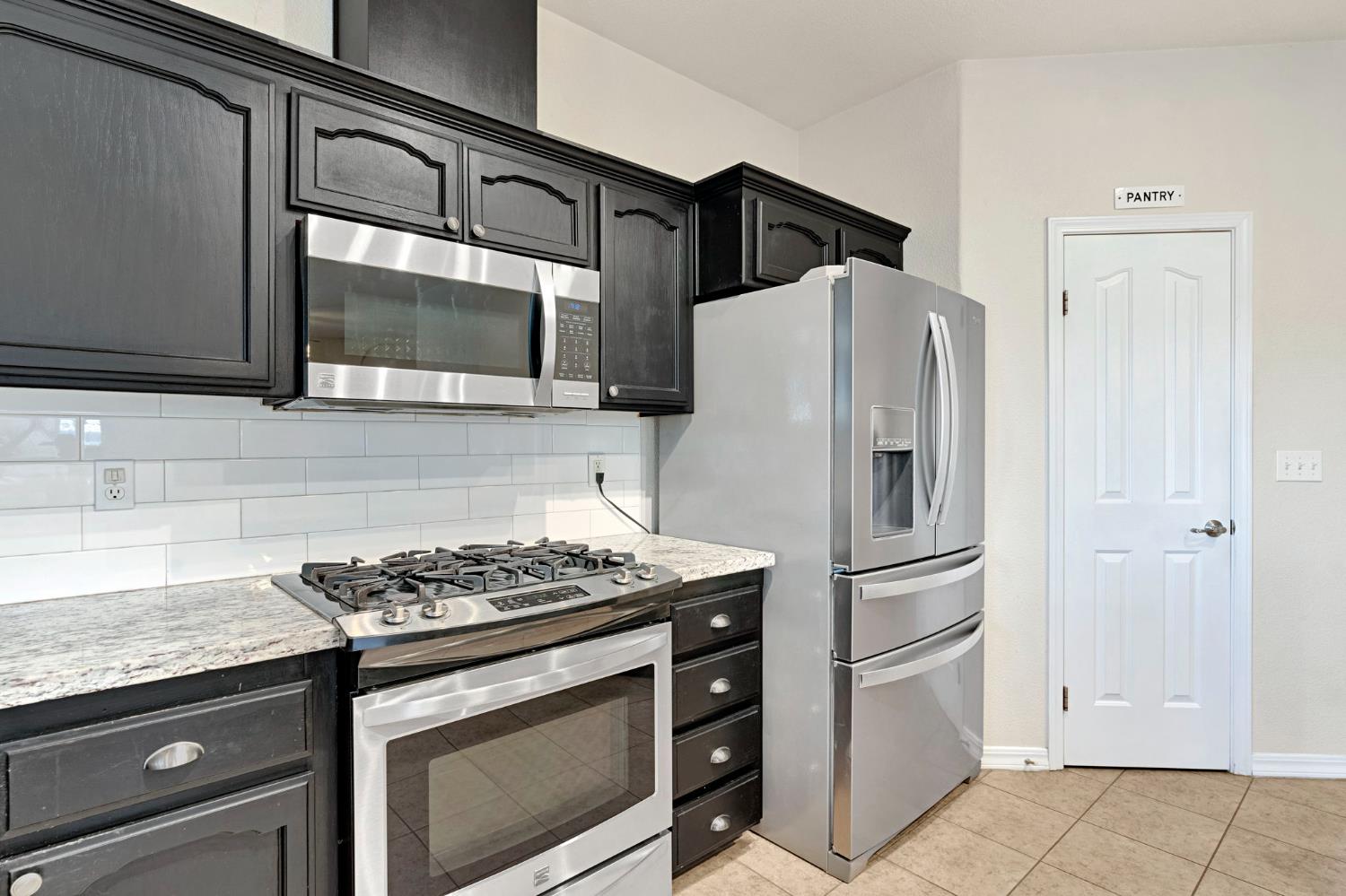 16900 Monreal Rd, Madera, CA 93636