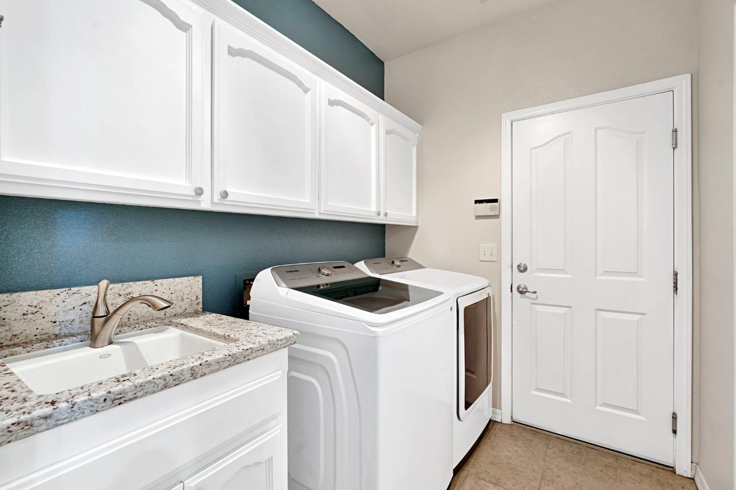16900 Monreal Rd, Madera, CA 93636