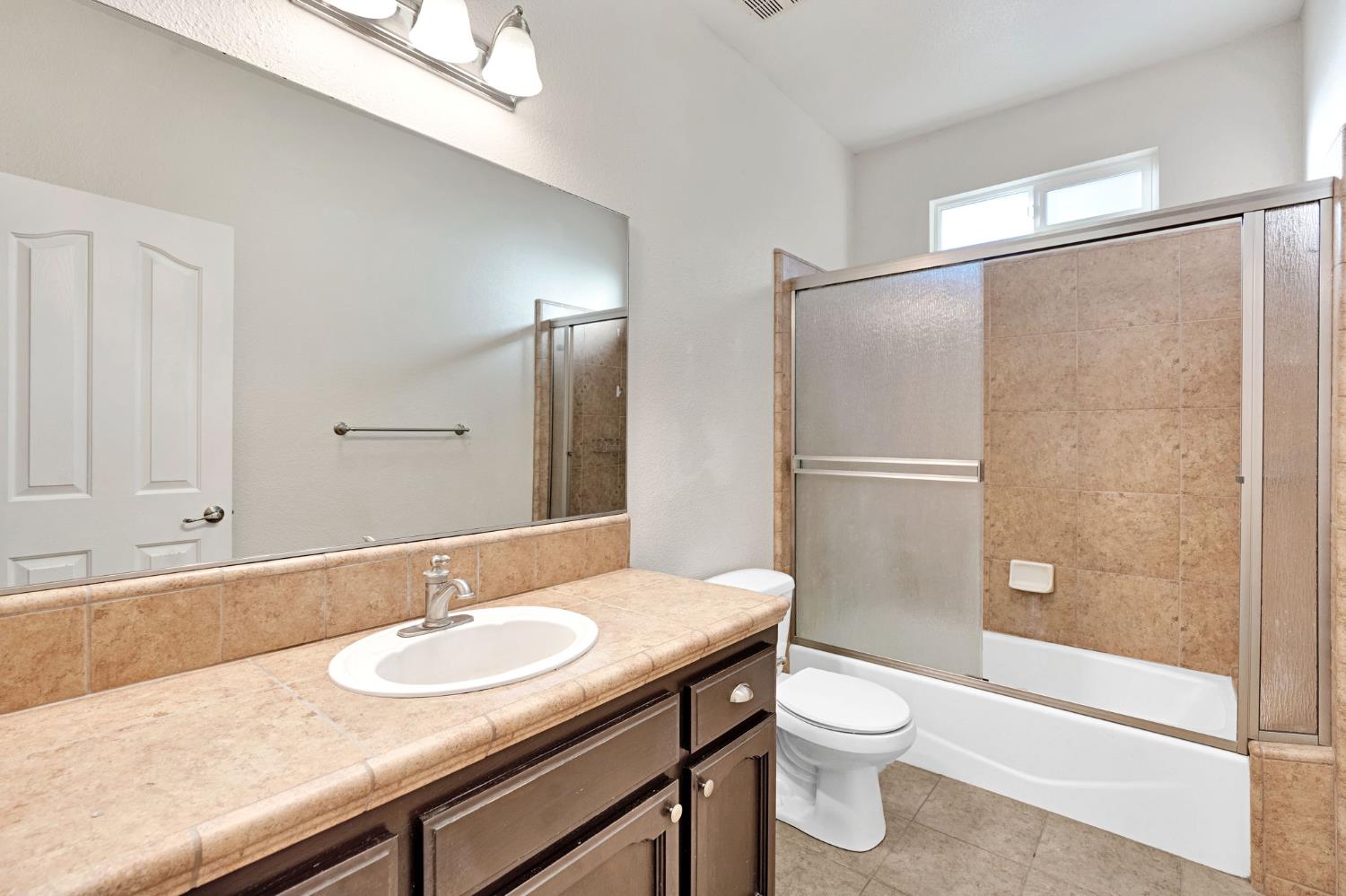 16900 Monreal Rd, Madera, CA 93636
