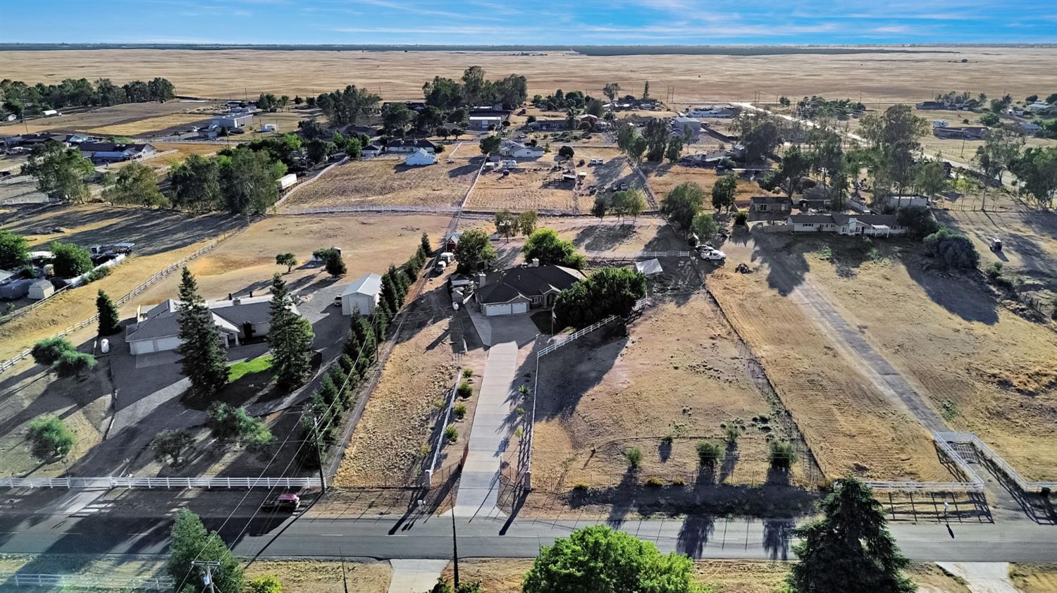 16900 Monreal Rd, Madera, CA 93636
