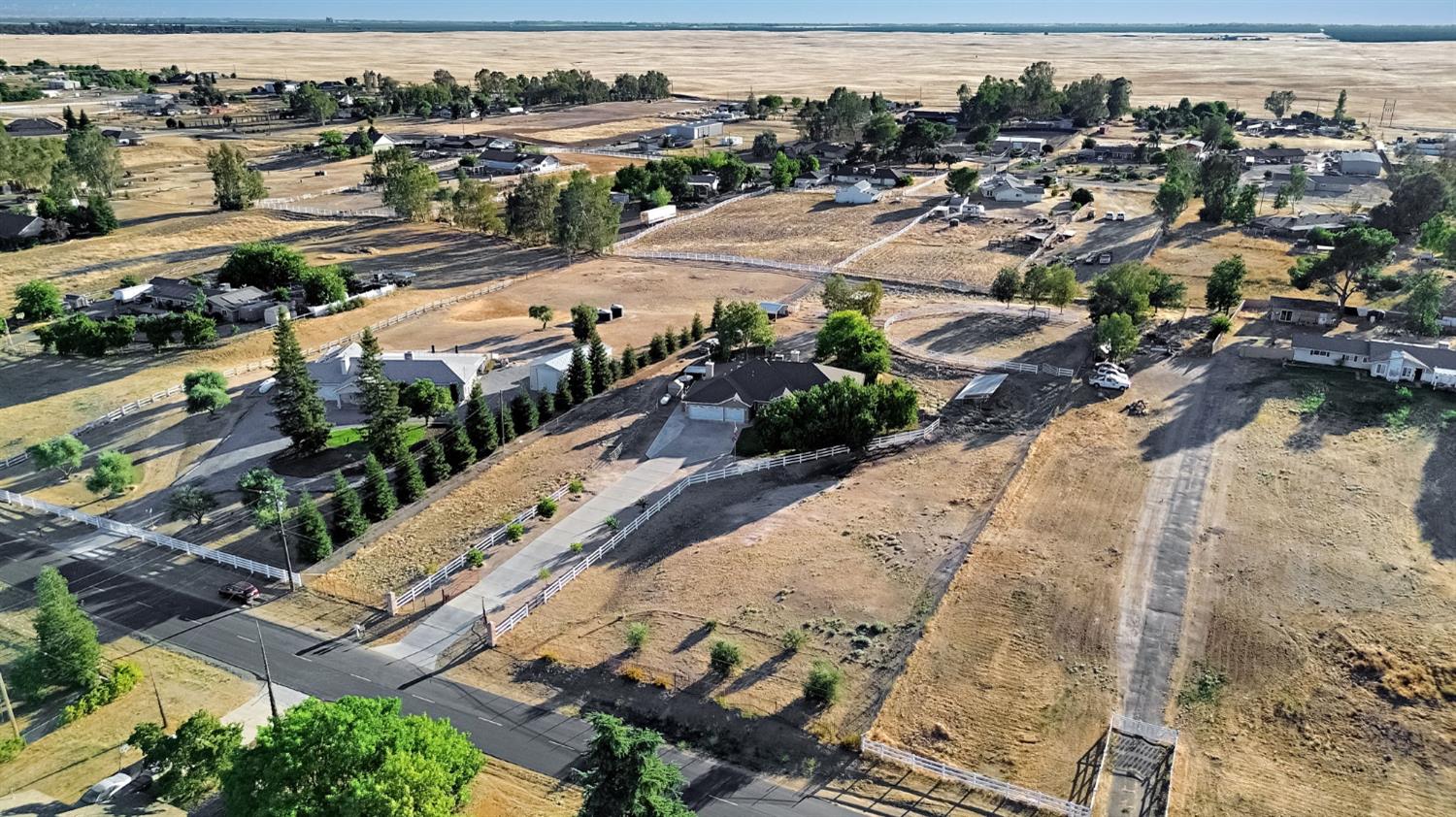 16900 Monreal Rd, Madera, CA 93636