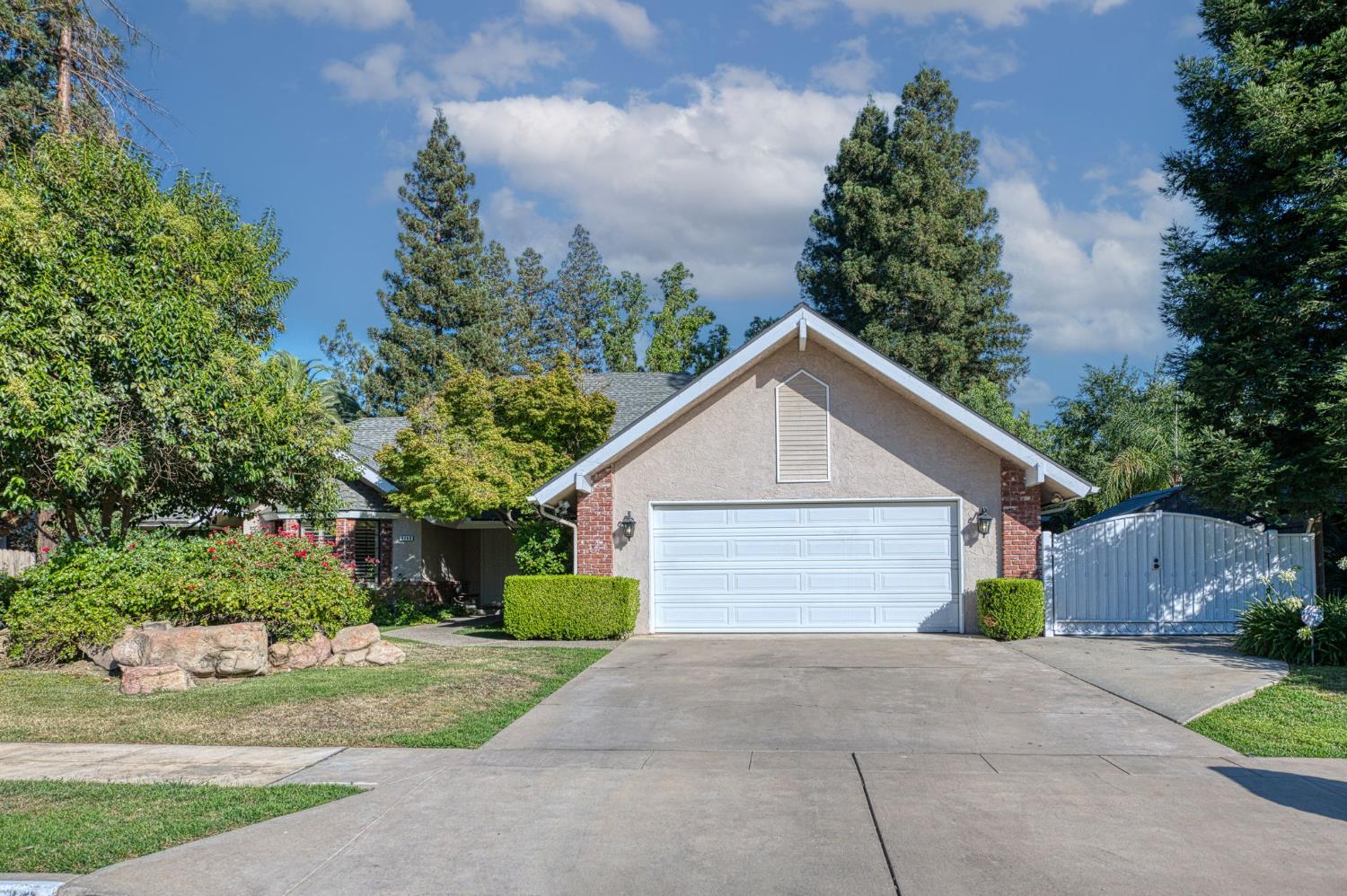 8740 N Fuller Ave, Fresno, CA 93720