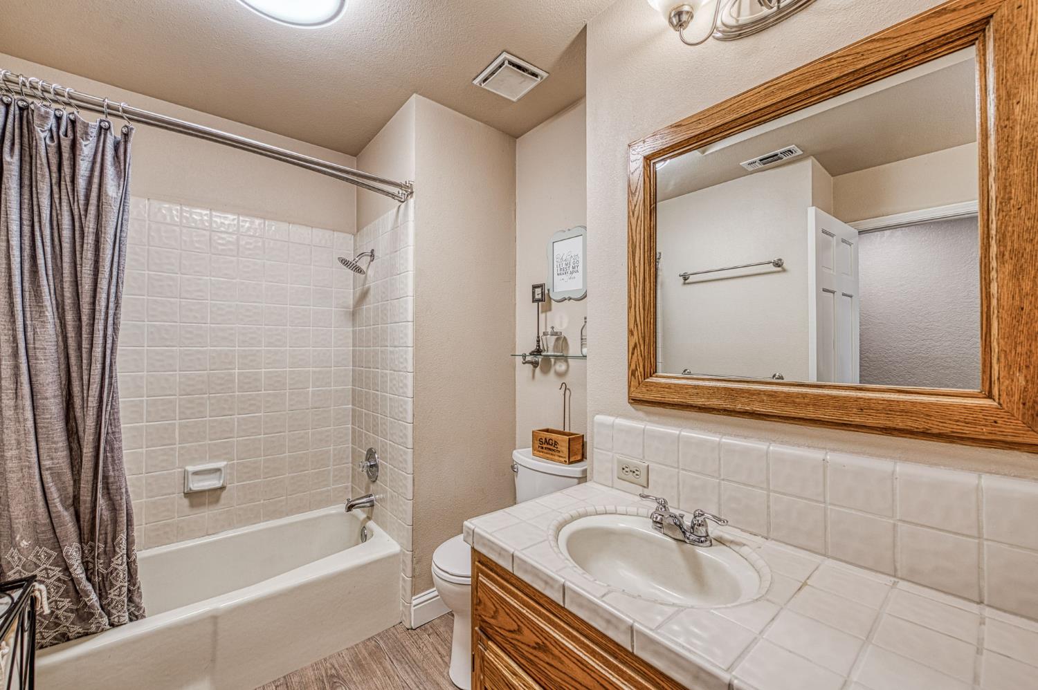 8740 N Fuller Ave, Fresno, CA 93720