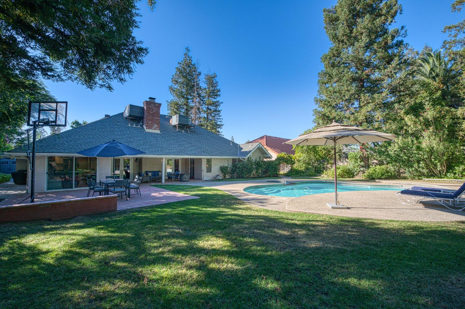 8740 N Fuller Ave, Fresno, CA 93720
