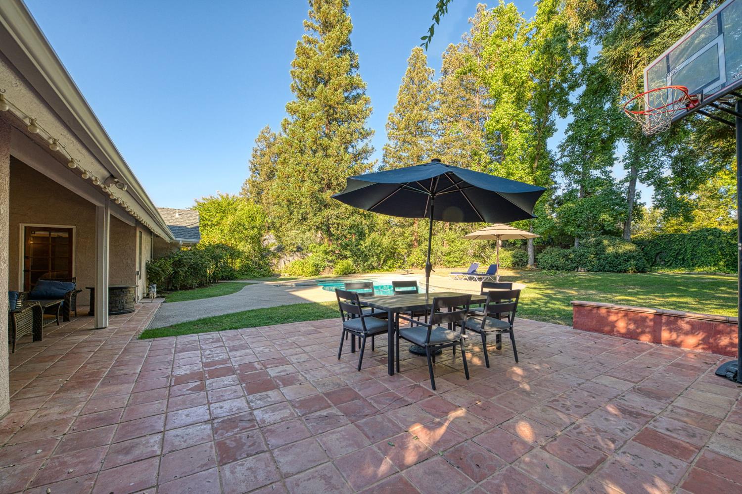 8740 N Fuller Ave, Fresno, CA 93720