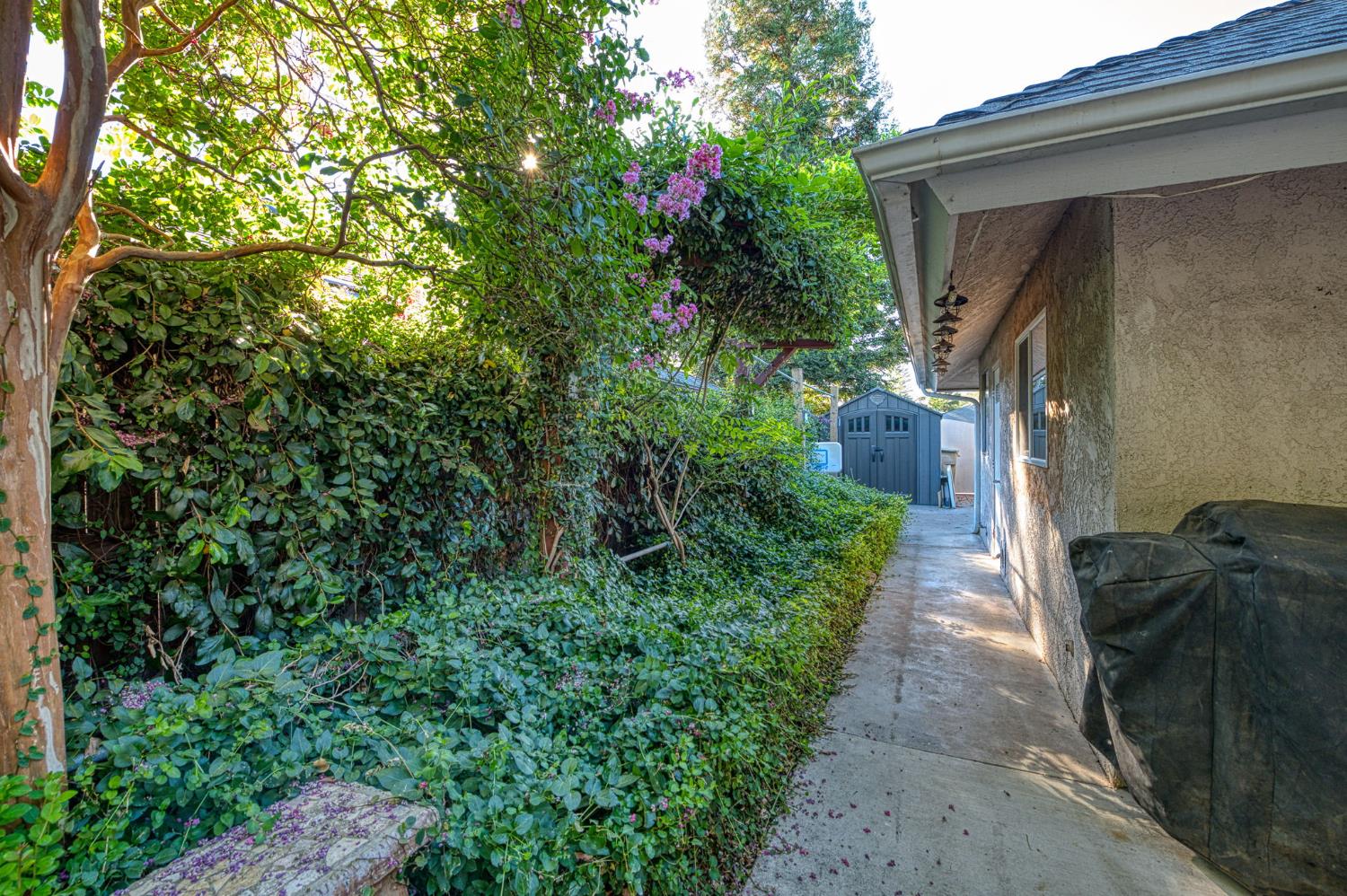8740 N Fuller Ave, Fresno, CA 93720