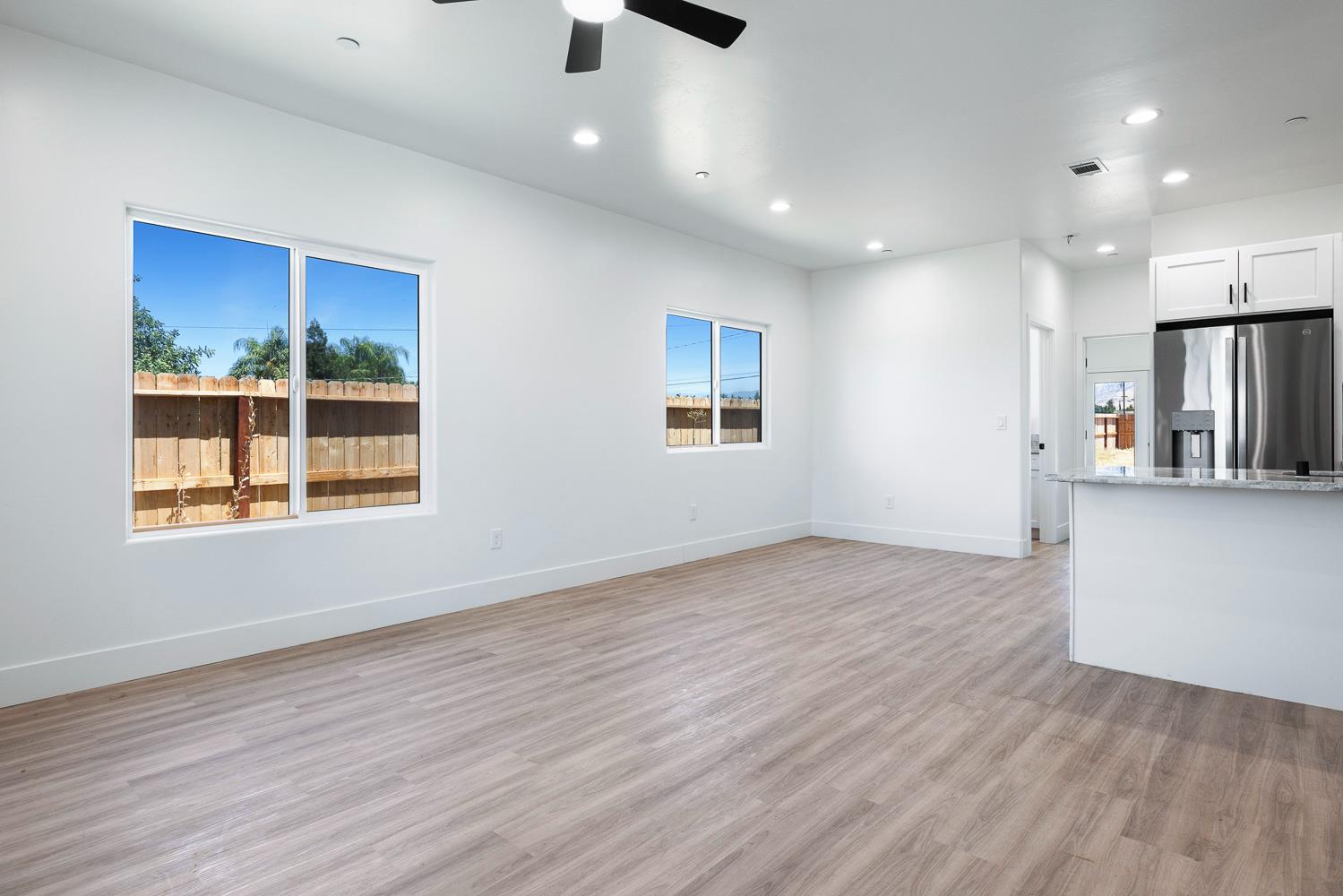 502 9Th St, Orange Cove, CA 93646
