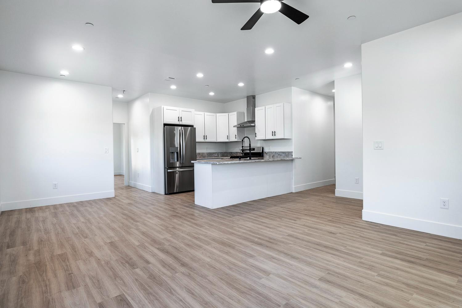 502 9Th St, Orange Cove, CA 93646