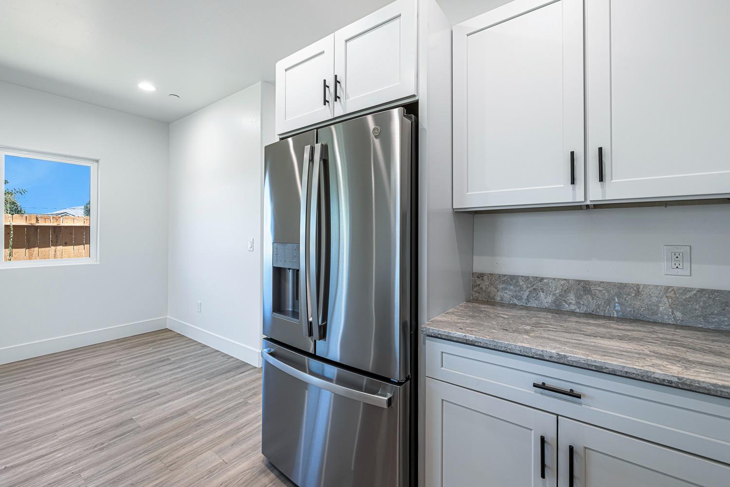 502 9Th St, Orange Cove, CA 93646