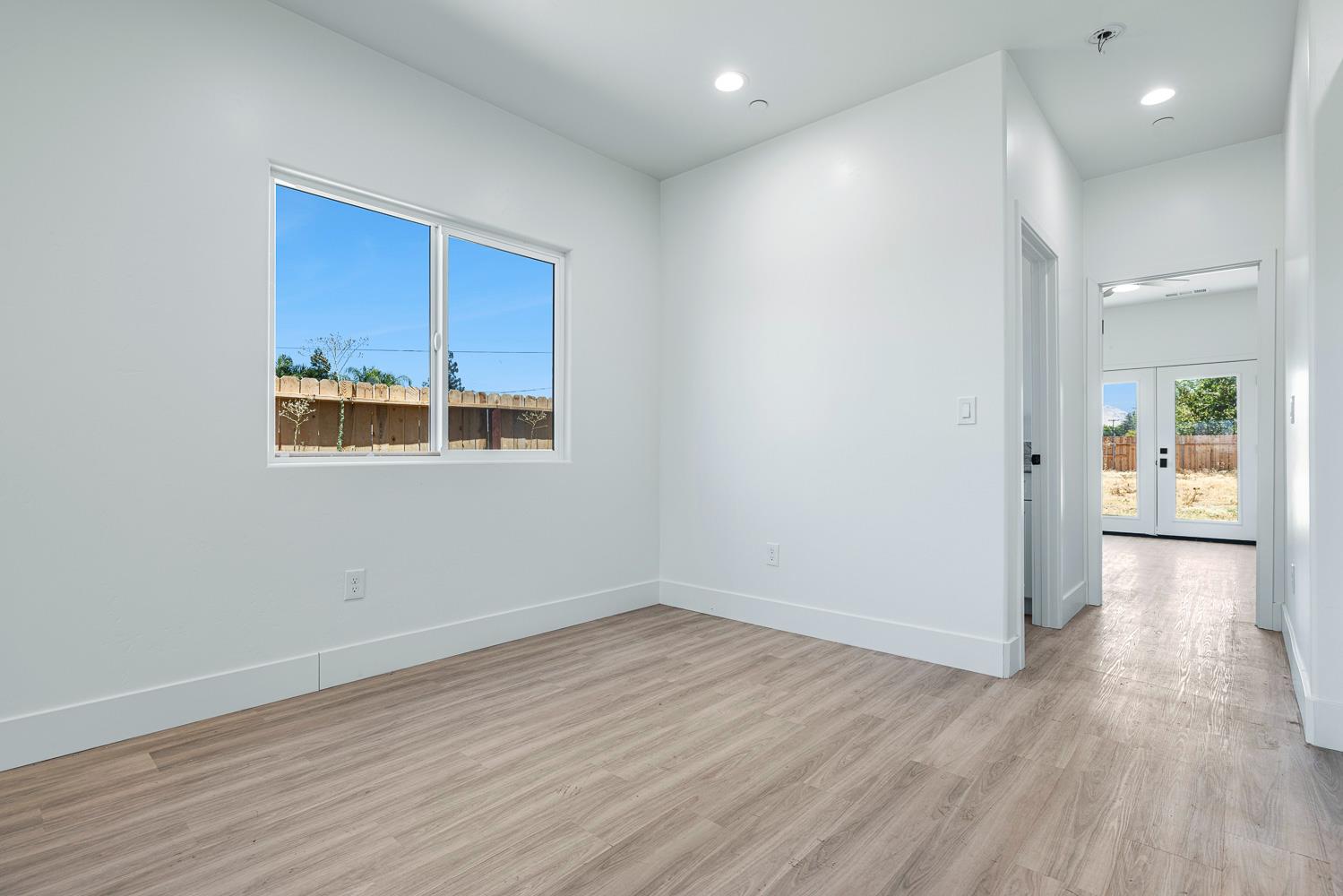 502 9Th St, Orange Cove, CA 93646