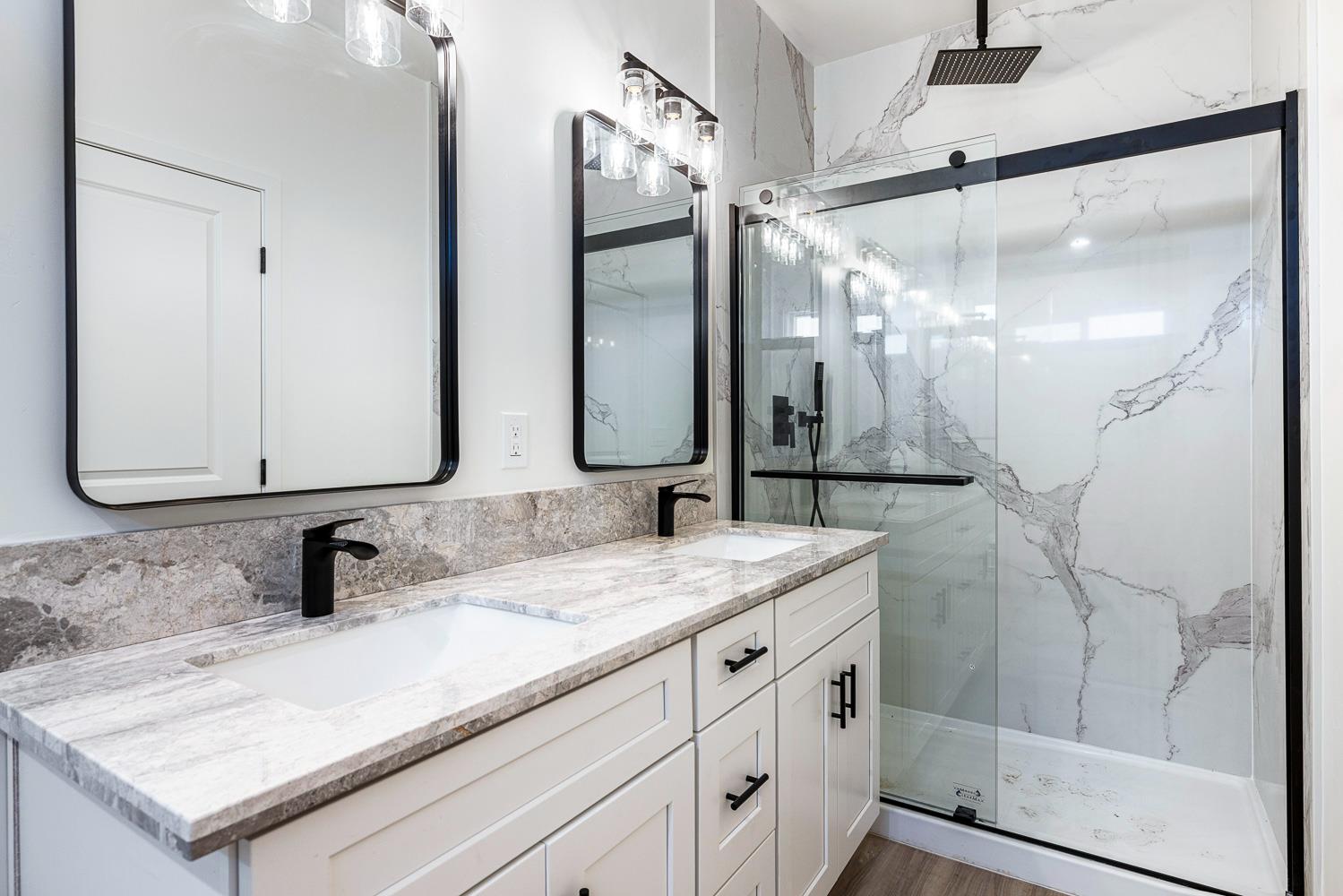 502 9Th St, Orange Cove, CA 93646