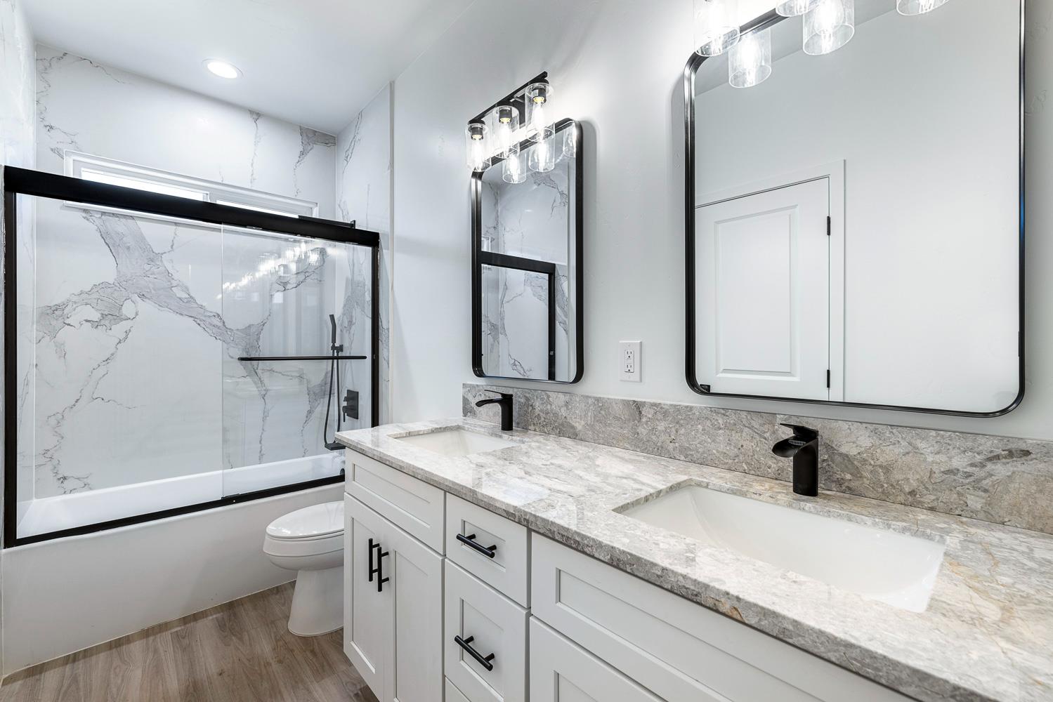 502 9Th St, Orange Cove, CA 93646