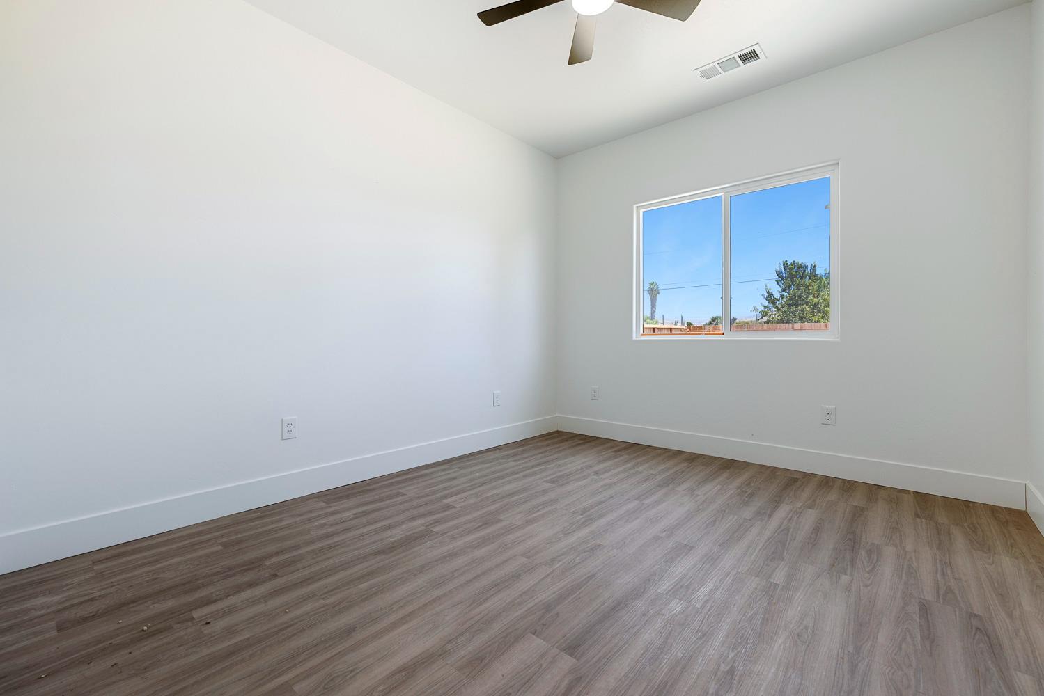 502 9Th St, Orange Cove, CA 93646