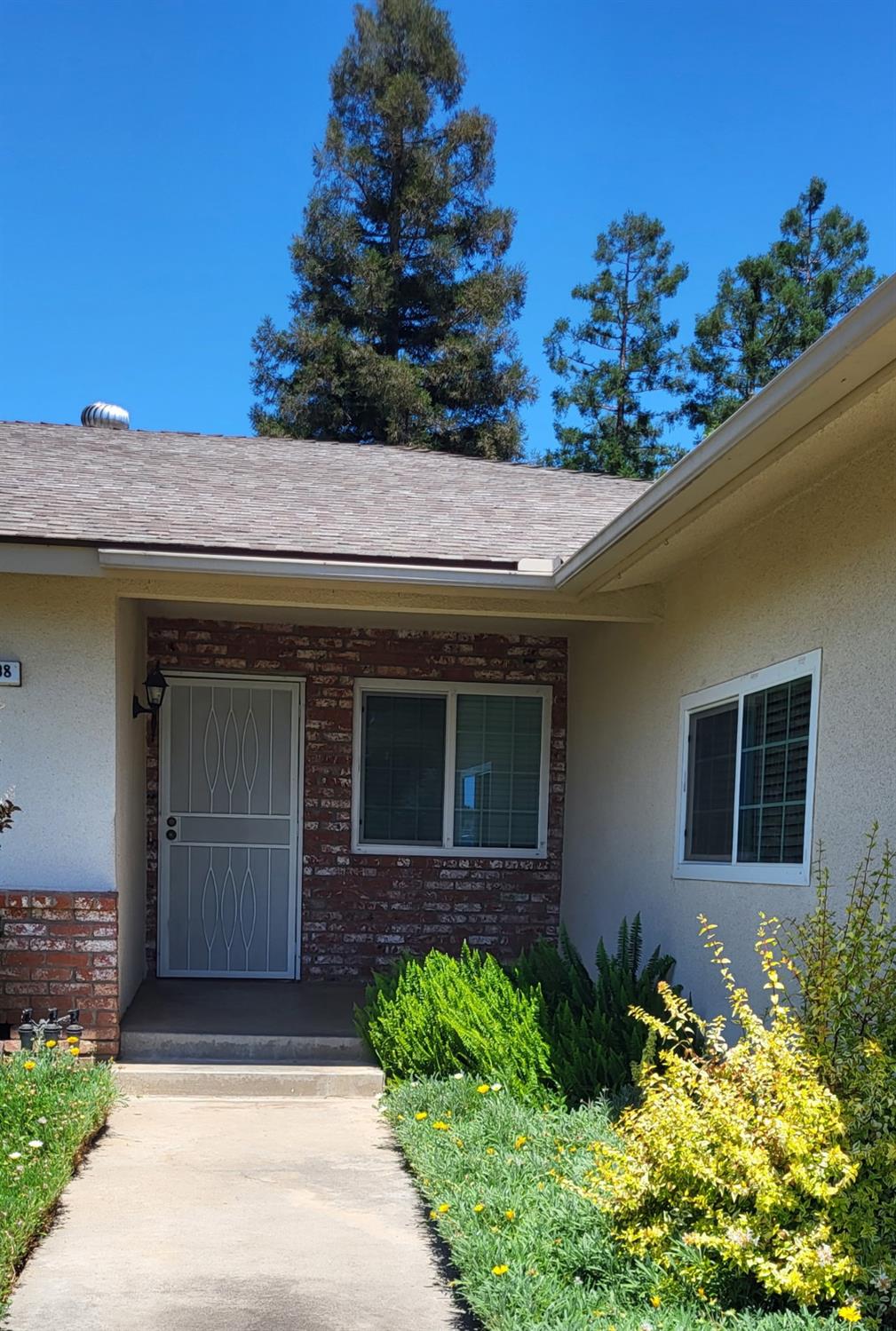 2638 E Warner, Fresno, CA 937