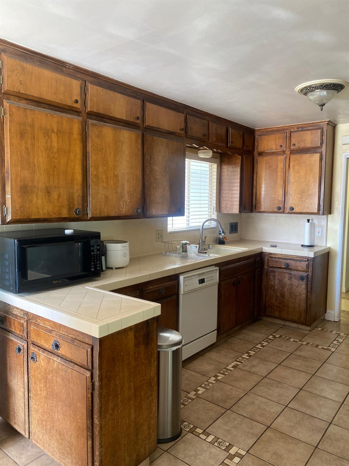 1294 E Portals, Fresno, CA 93710