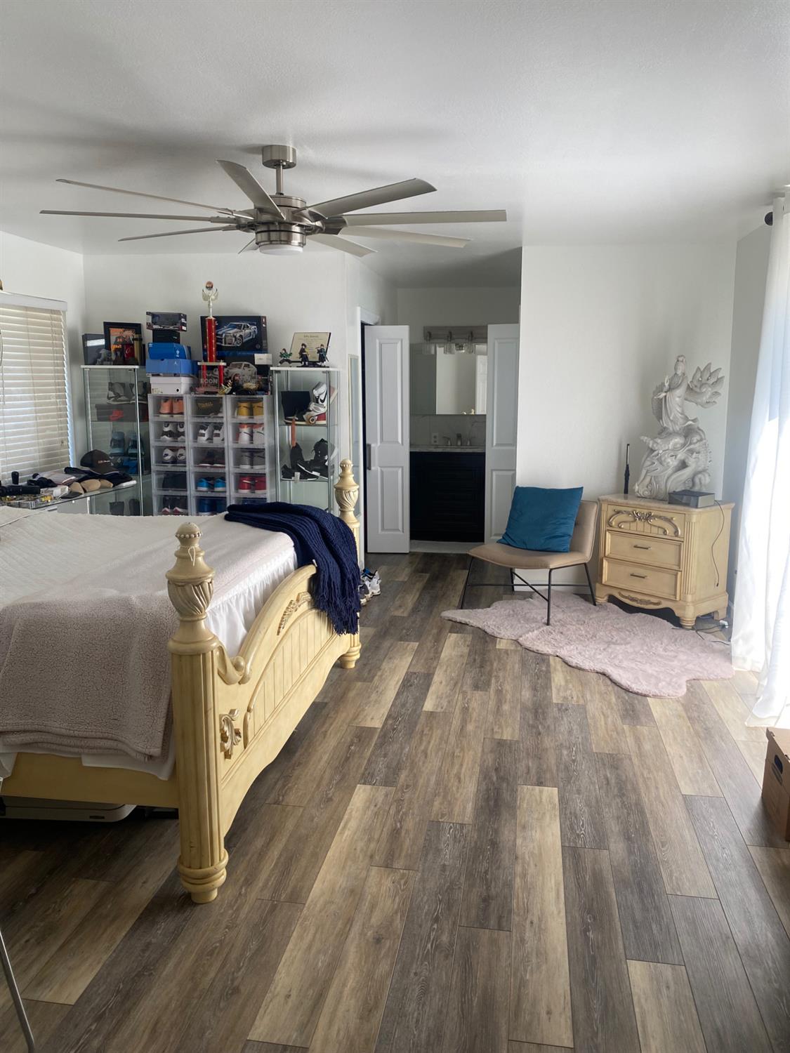 1294 E Portals, Fresno, CA 93710