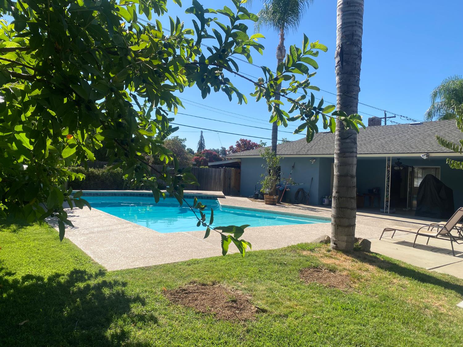 1294 E Portals, Fresno, CA 93710