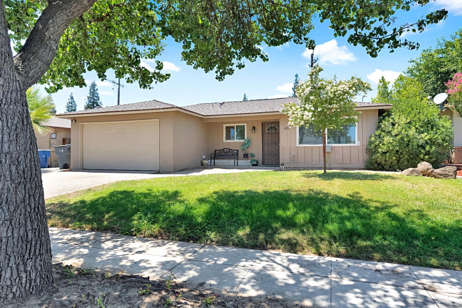 4259 N Charles Ave, Fresno, CA 93722