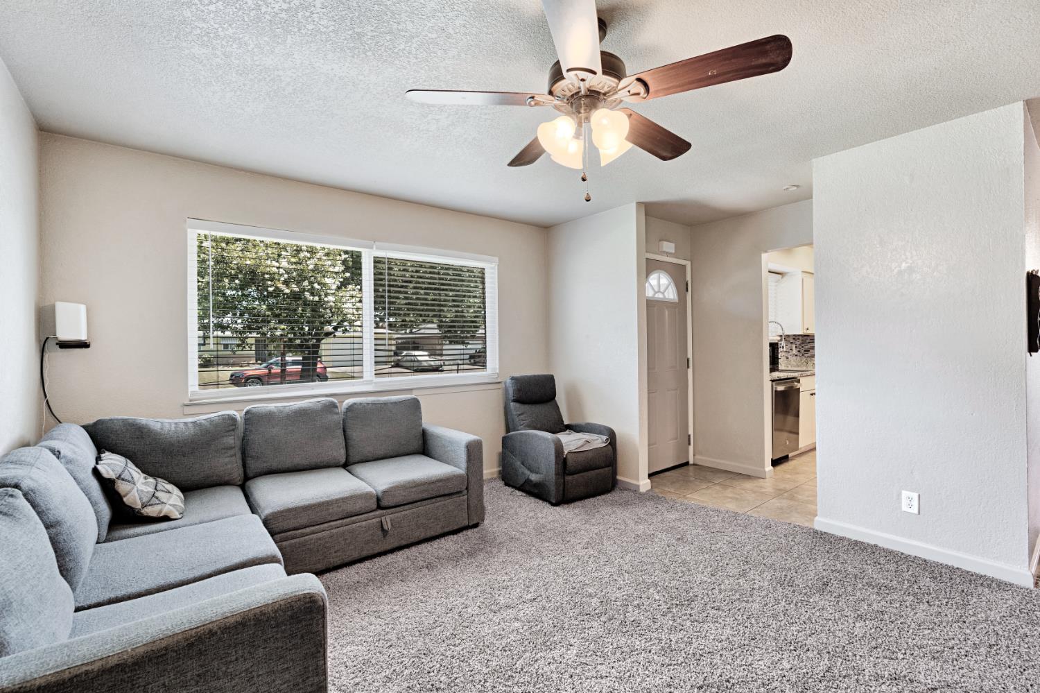 4259 N Charles Ave, Fresno, CA 93722