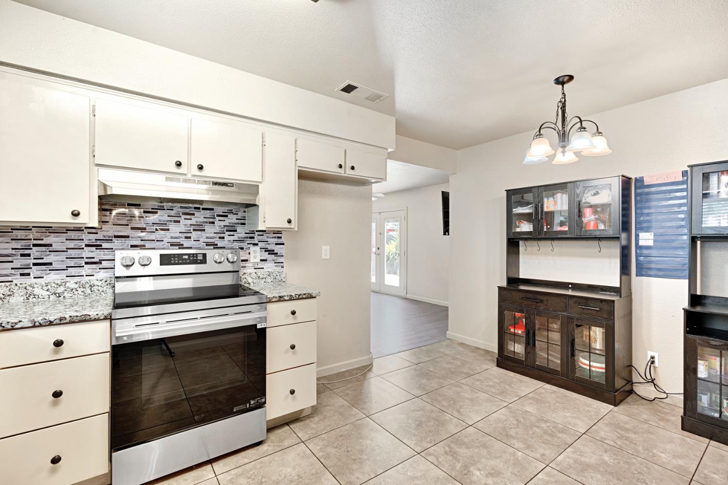 4259 N Charles Ave, Fresno, CA 93722