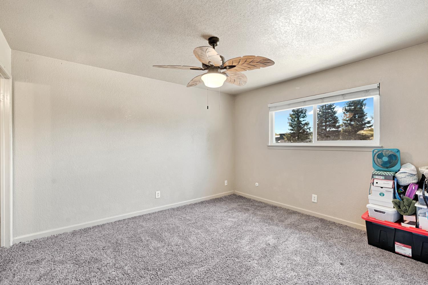 4259 N Charles Ave, Fresno, CA 93722