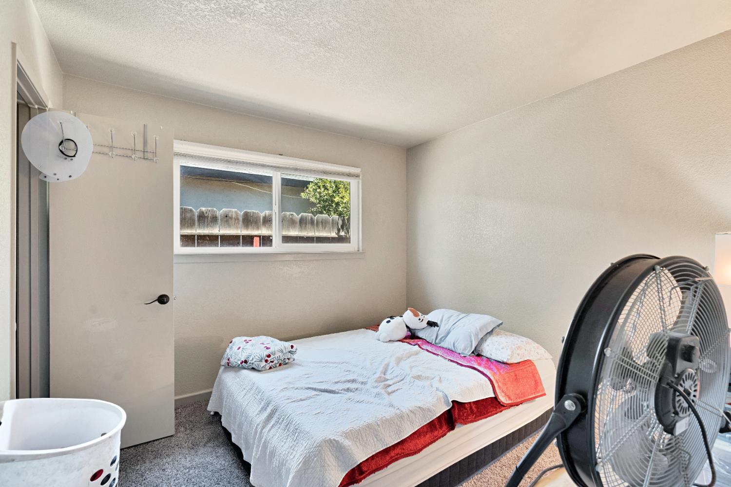 4259 N Charles Ave, Fresno, CA 93722