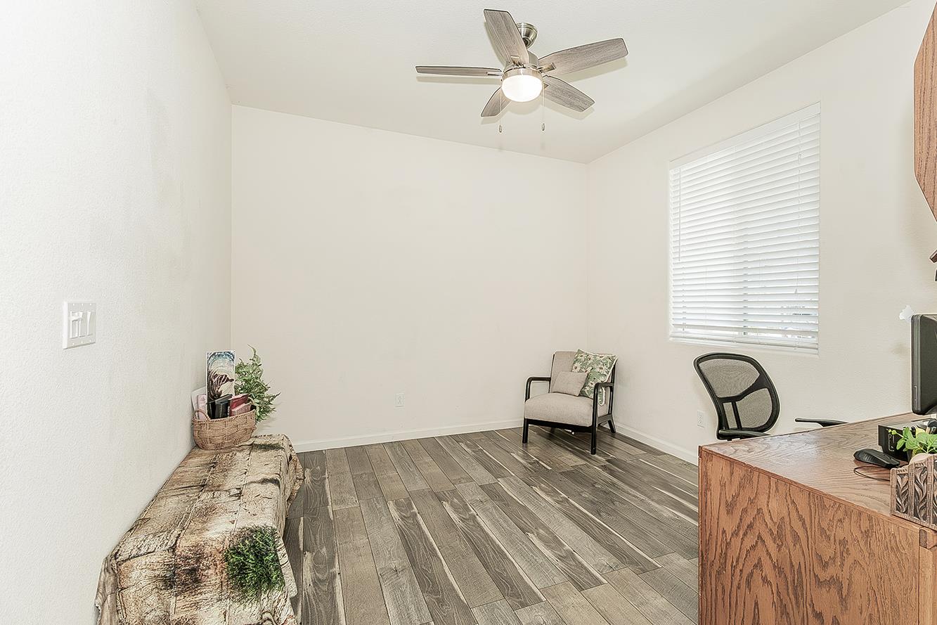 1197 S Apricot Ave, Fresno, CA 93727