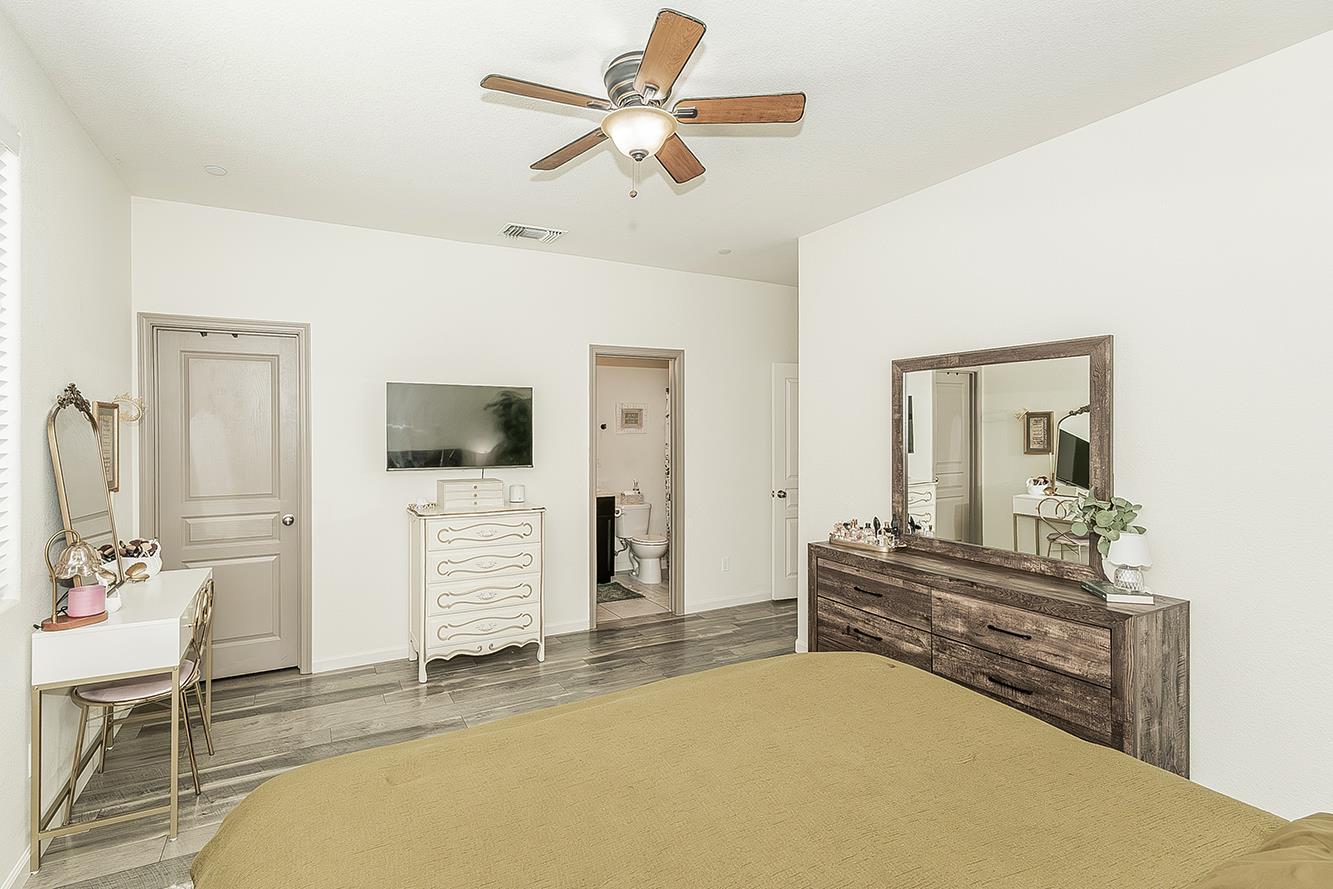1197 S Apricot Ave, Fresno, CA 93727