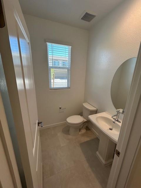 2890 E Veleta Dr, Fresno, CA 93730