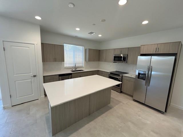 2890 E Veleta Dr, Fresno, CA 93730