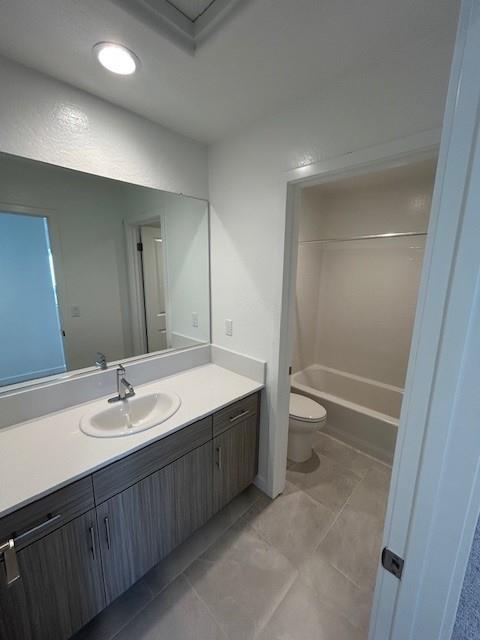2890 E Veleta Dr, Fresno, CA 93730