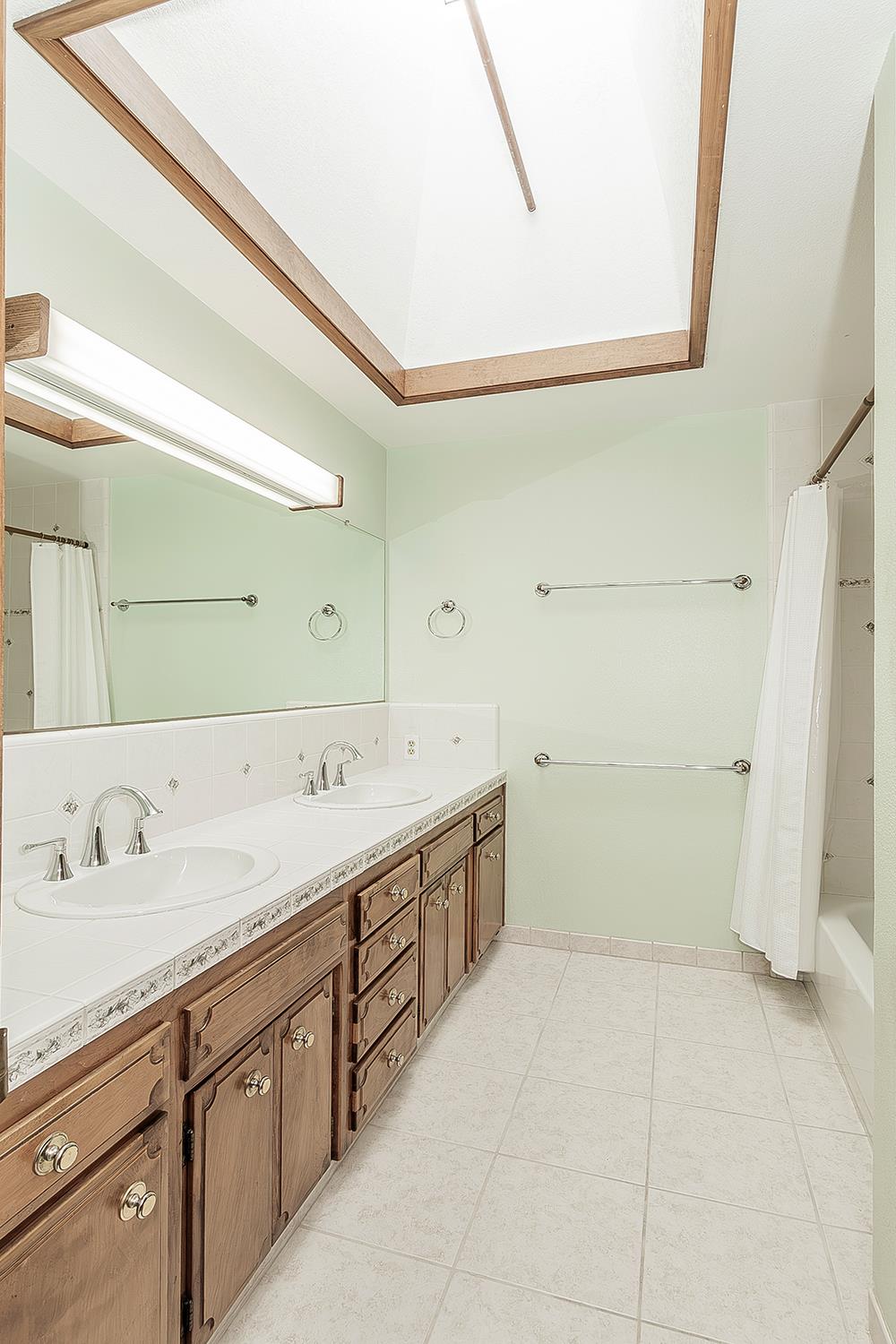 7909 N Archie Ave, Fresno, CA 93720