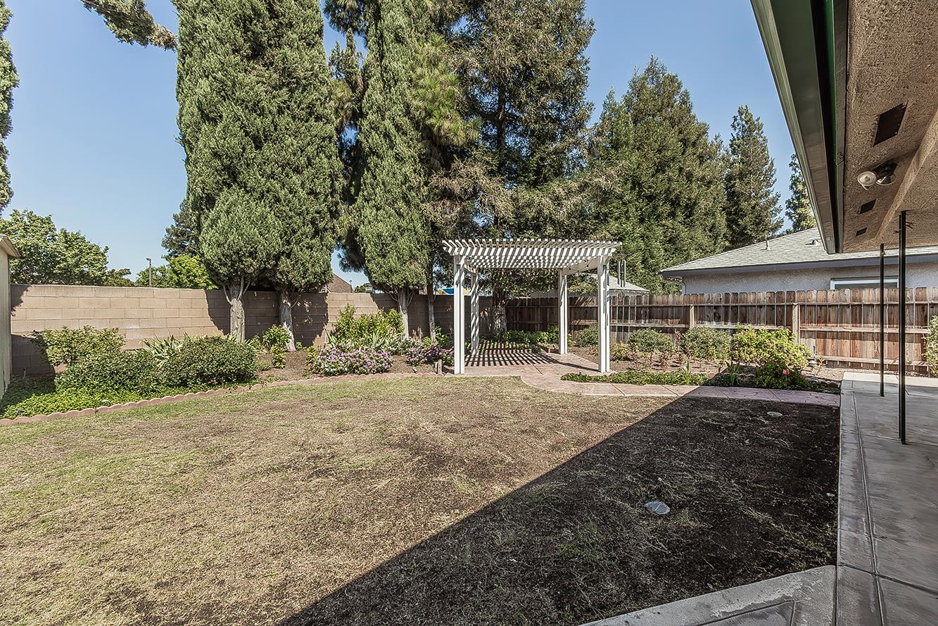 7909 N Archie Ave, Fresno, CA 93720
