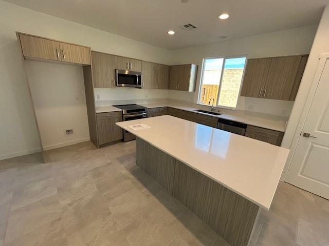 11208 N La Brisa Dr, Fresno, CA 93730