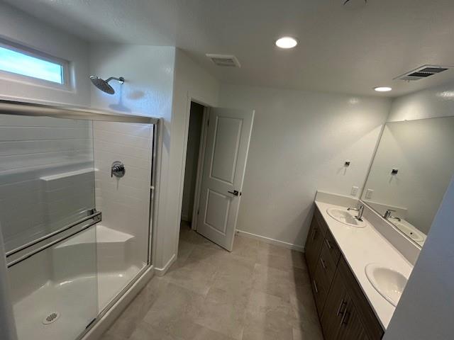 11208 N La Brisa Dr, Fresno, CA 93730