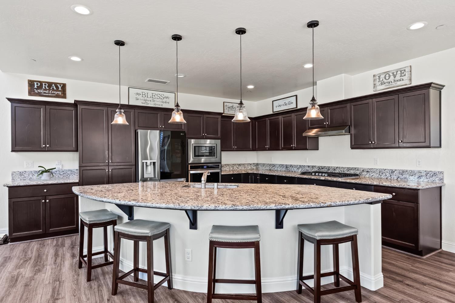4183 Finchwood Ave, Clovis, CA 93619