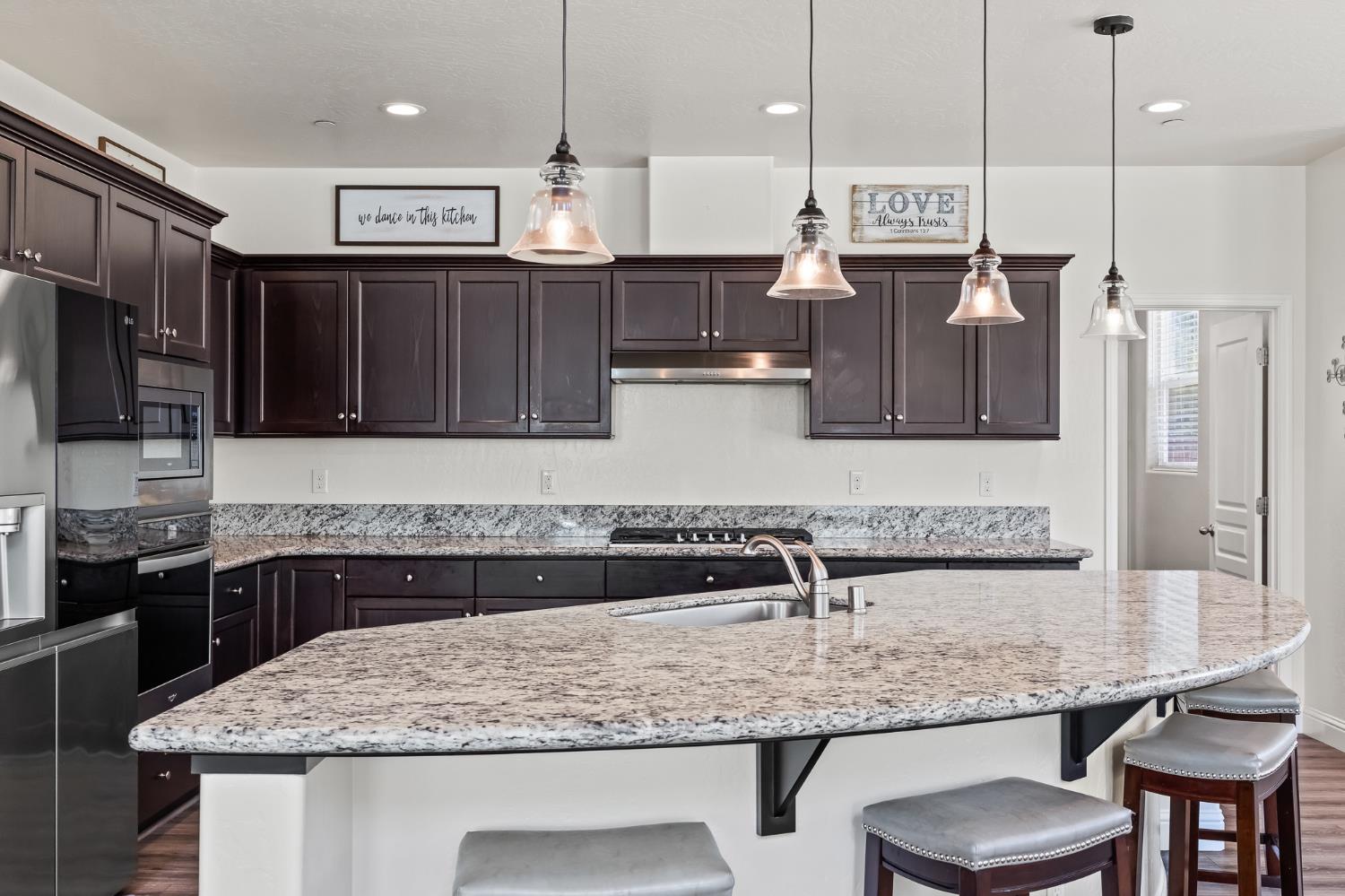 4183 Finchwood Ave, Clovis, CA 93619