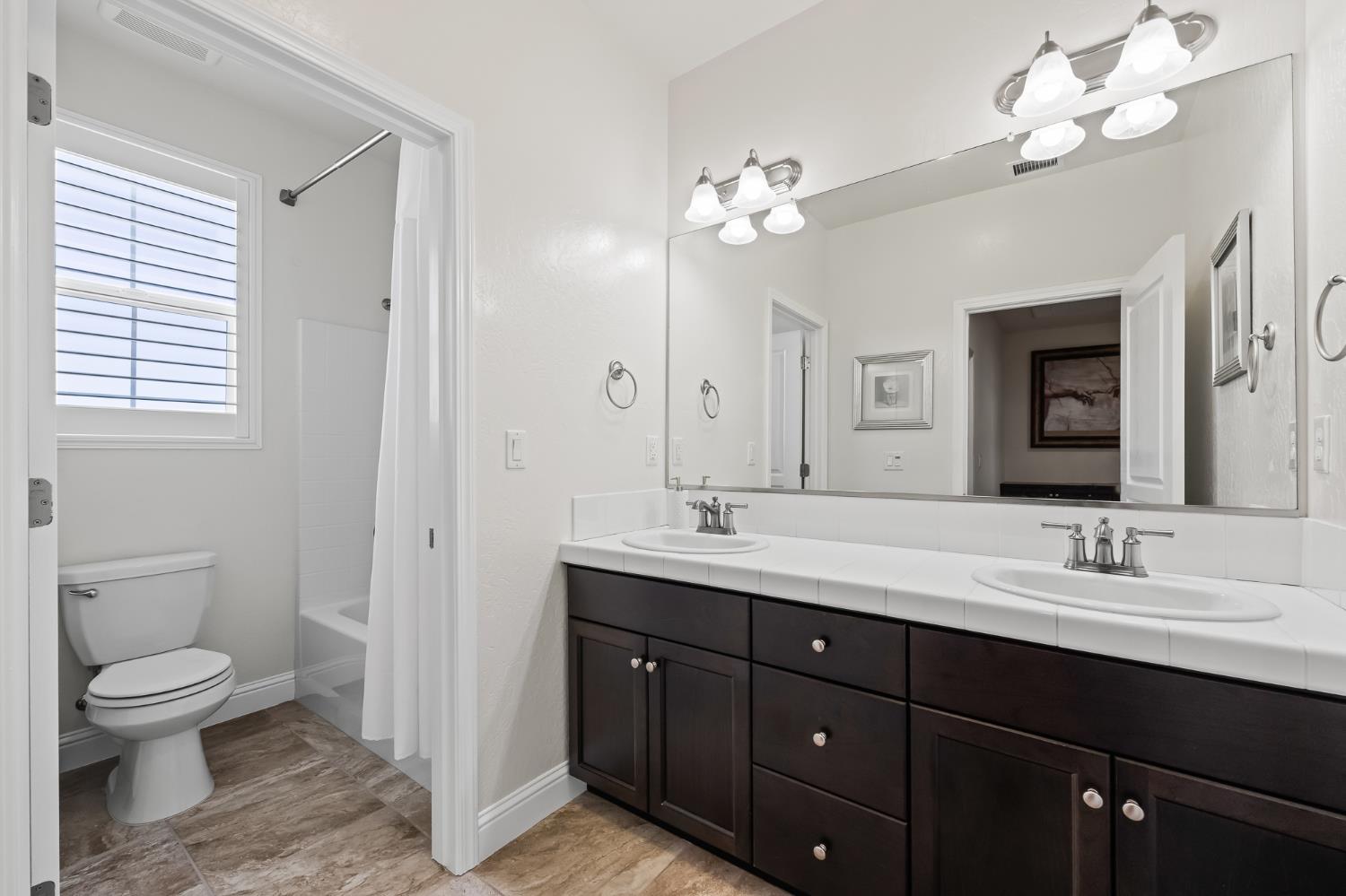 4183 Finchwood Ave, Clovis, CA 93619