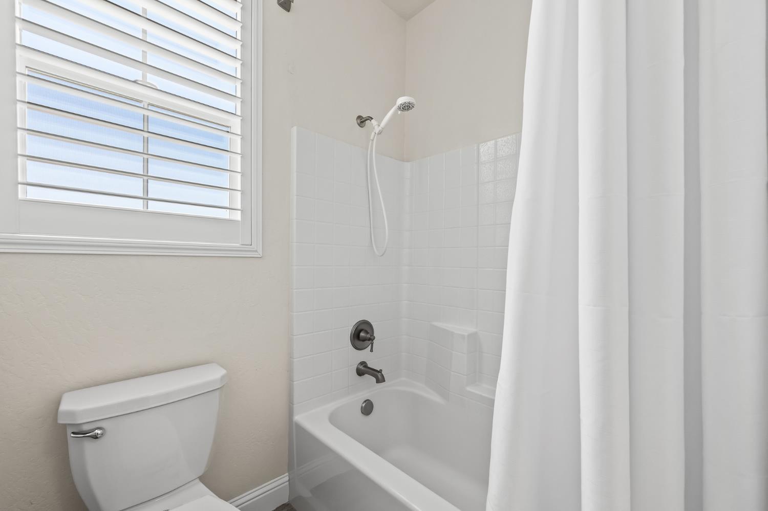 4183 Finchwood Ave, Clovis, CA 93619