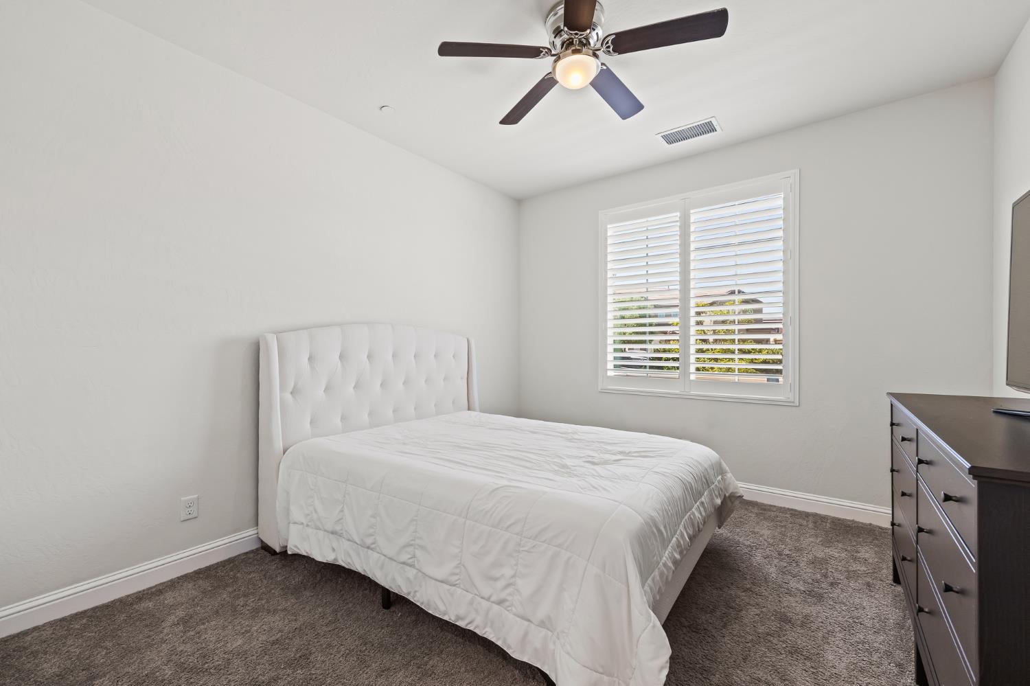4183 Finchwood Ave, Clovis, CA 93619