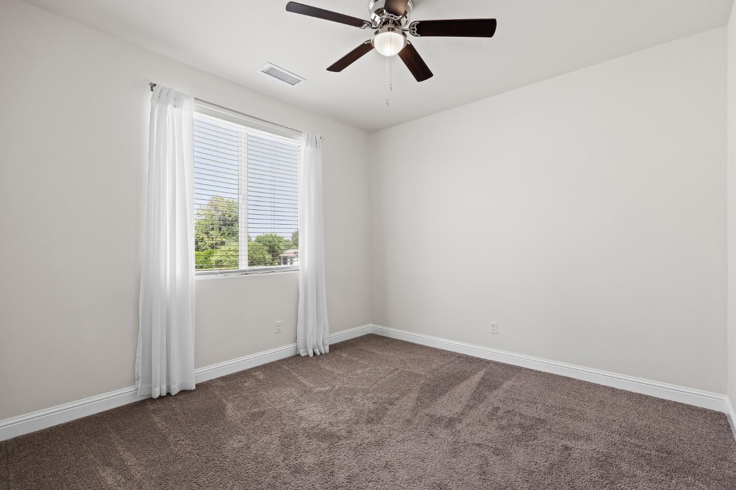 4183 Finchwood Ave, Clovis, CA 93619
