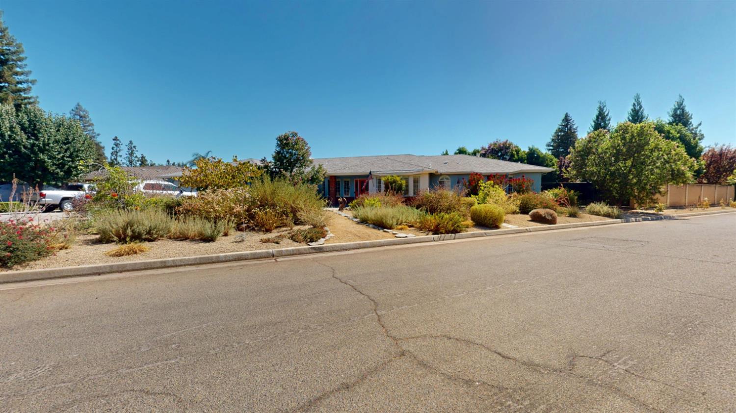 6539 N Knoll, Fresno, CA 93711