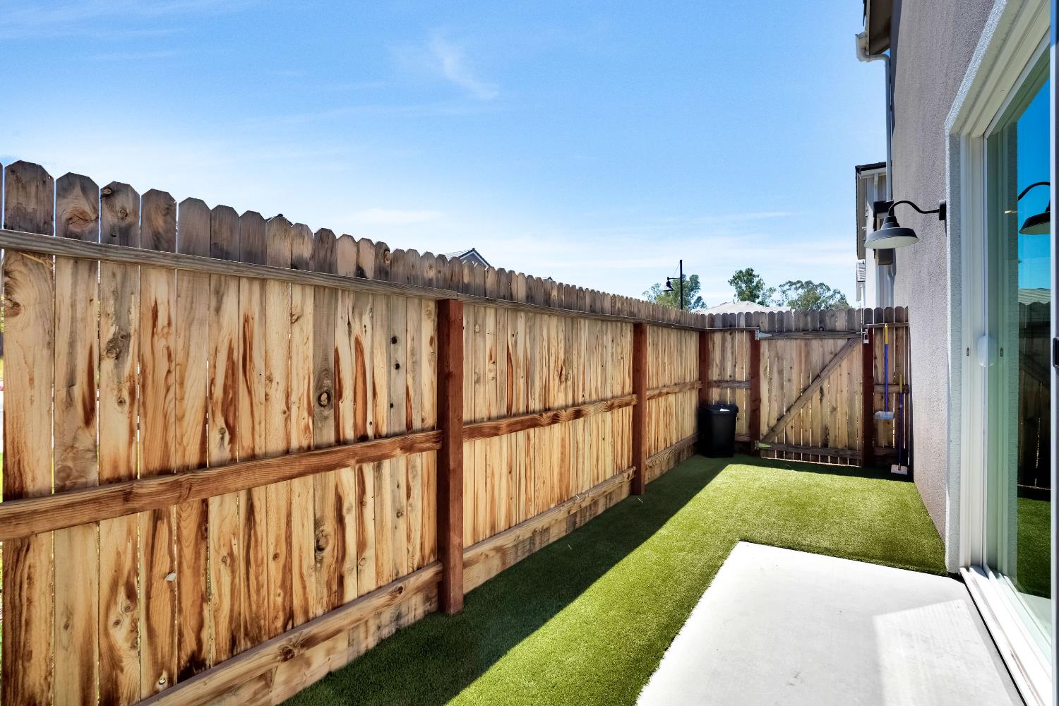 2702 E Teaberry Dr, Fresno, CA 93730
