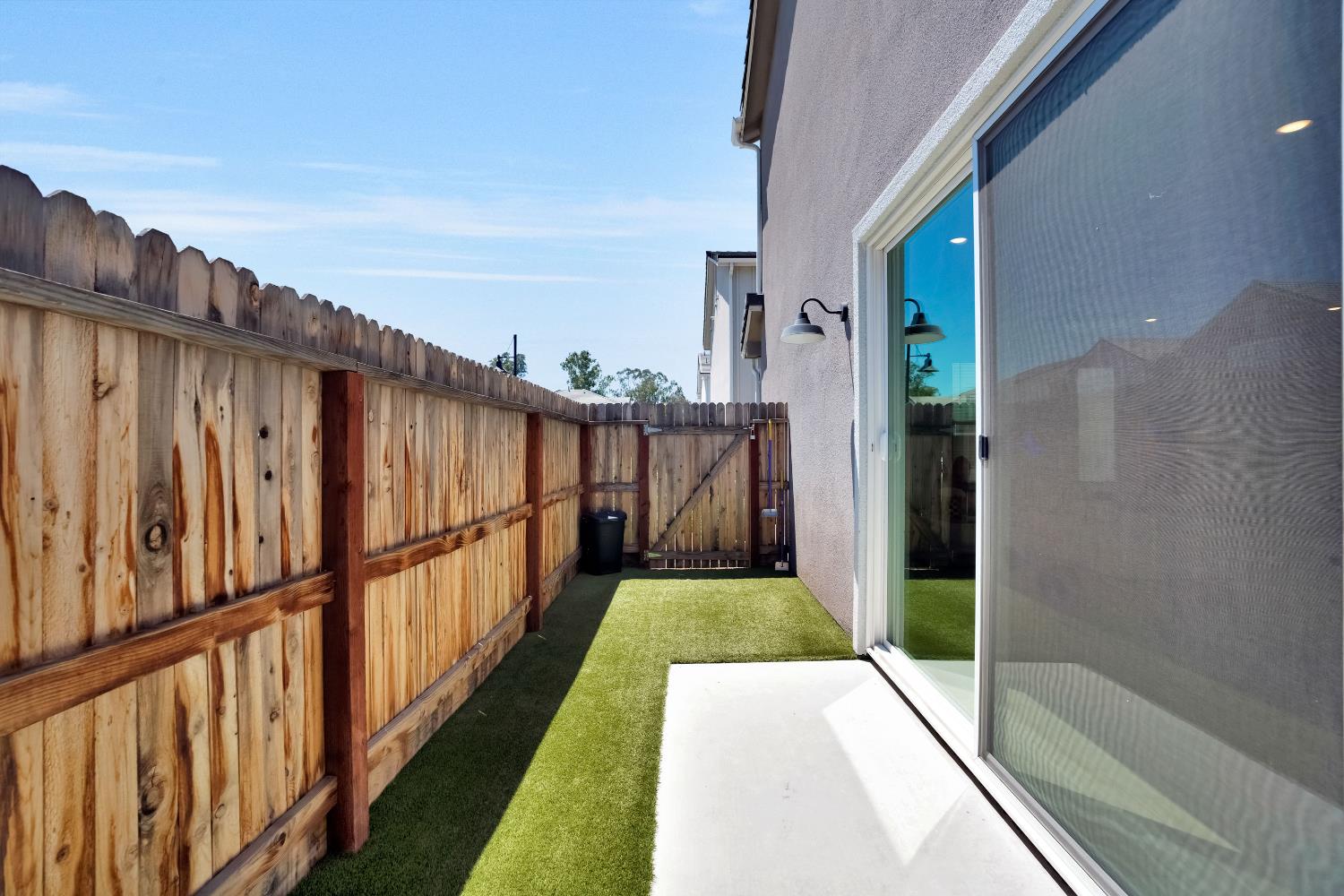 2702 E Teaberry Dr, Fresno, CA 93730