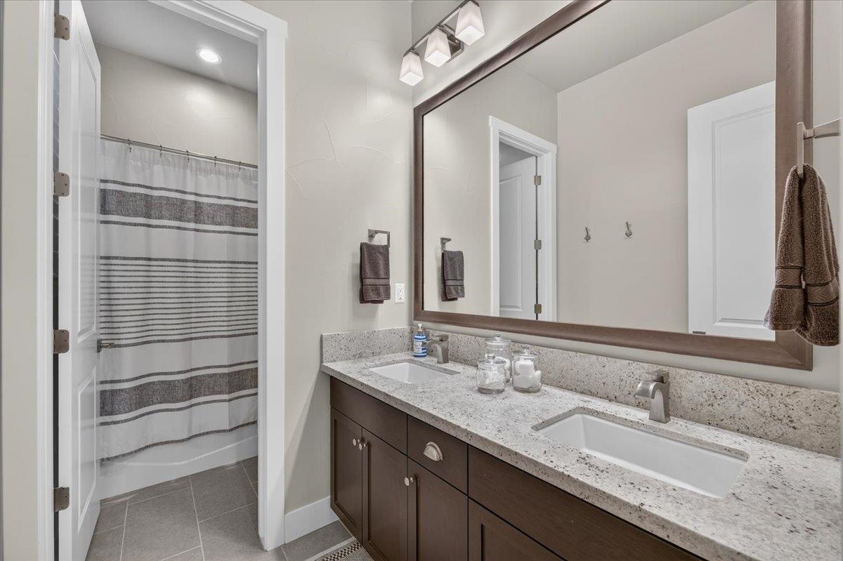 3396 TRENTON Ave, Clovis, CA 93619