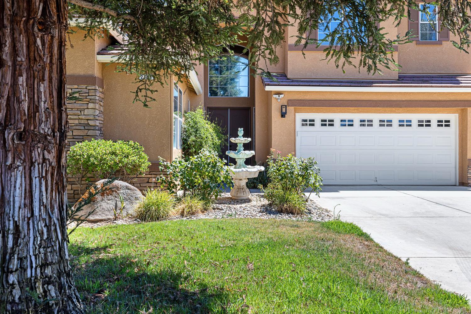 2707 E Omaha Ave, Fresno, CA 93720